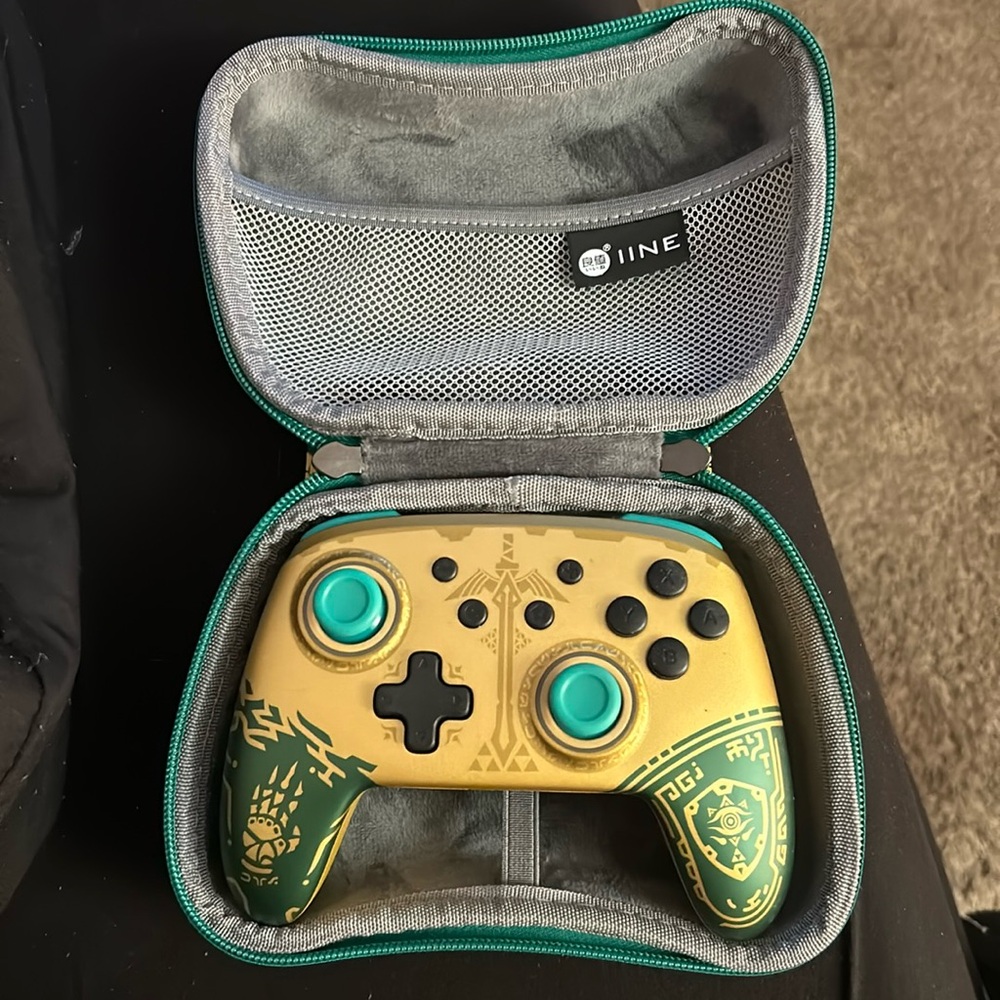 IINE Tears Of the Kingdom Controller WITH matching case